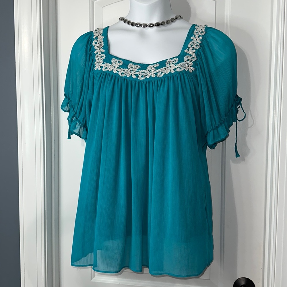 ECI woman New York size 18 blouse with built-in Camisole